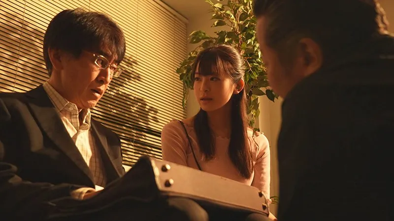 ông xã vay nợ dân xã hội đen, cô vợ phải bán thân để trả nợ